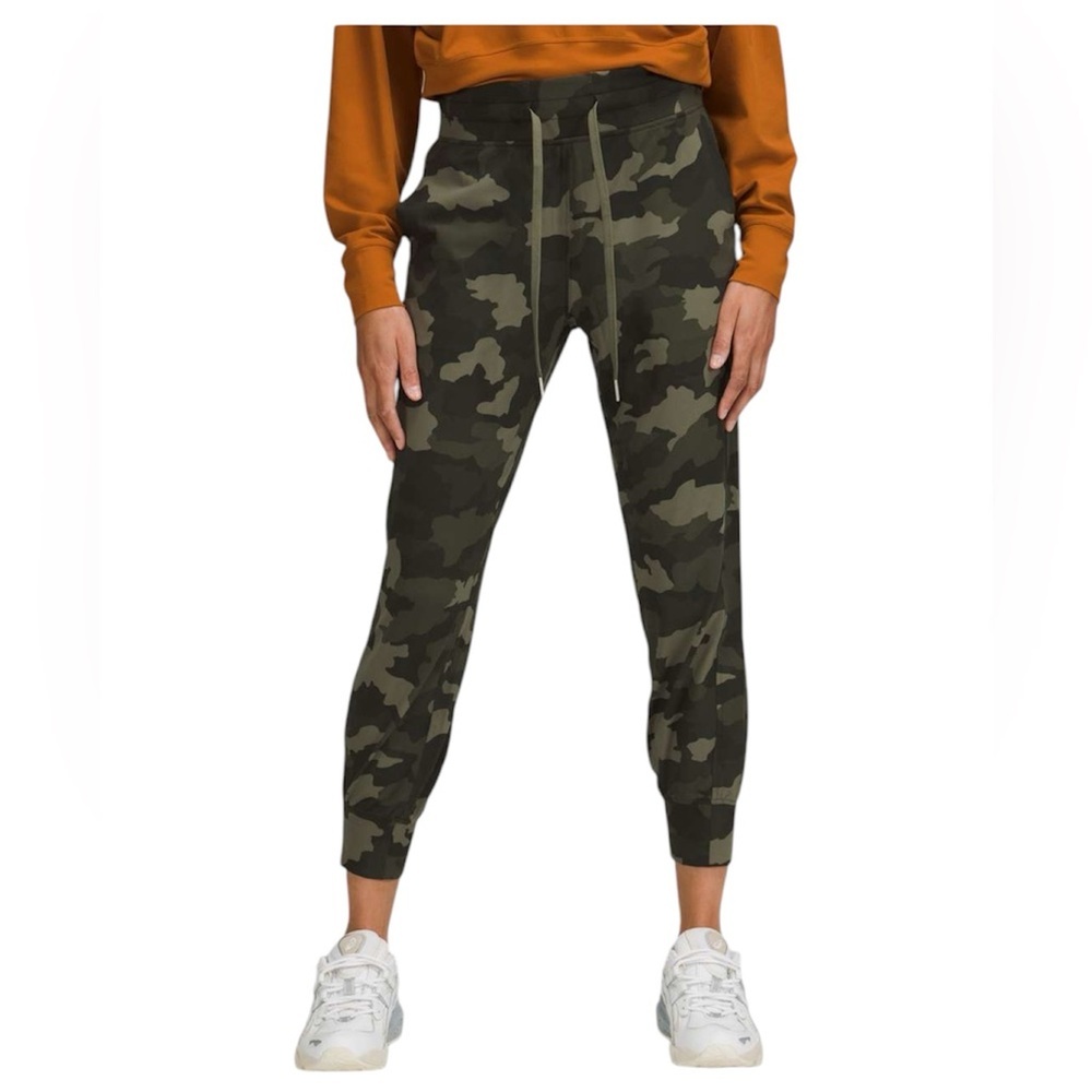 Lululemon ready to rulu olive green como joggers size 6 active wear gym